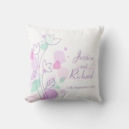 Pétalos de flor modernos gráficos almohada boda