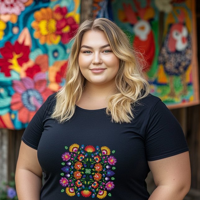 Pétalos de luz de la luna: el encanto de Wycinanki (Plus size black t shirt with awesome polish folklor arrangement)