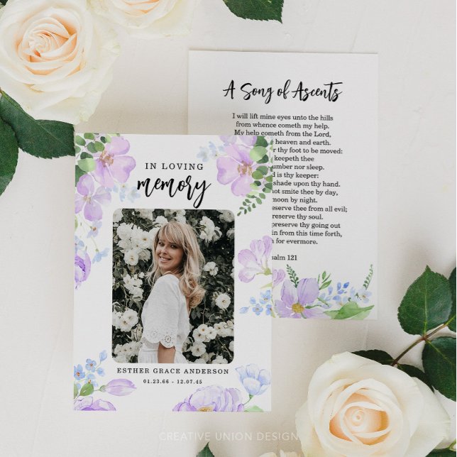 Pétalos morados en tarjeta de oración de memoria a (Subido por el creador)