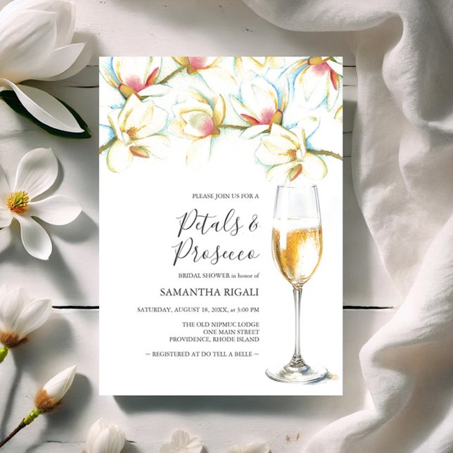 Pétalos y ducha de novia floral blanca Prosecco (Bridal shower invitations watercolor white magnolia flowers by Victoria Grigaliunas Do Tell A Belle)