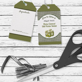 Pickles cocidos en la cocina y etiqueta regresiva