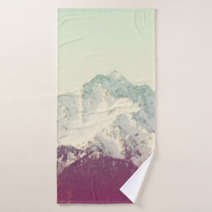 Pico de montaña invernal, filtro de cosecha hipst