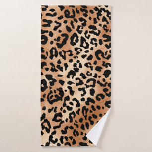 piel de leopardo. Diseño elegante de blusa con leo