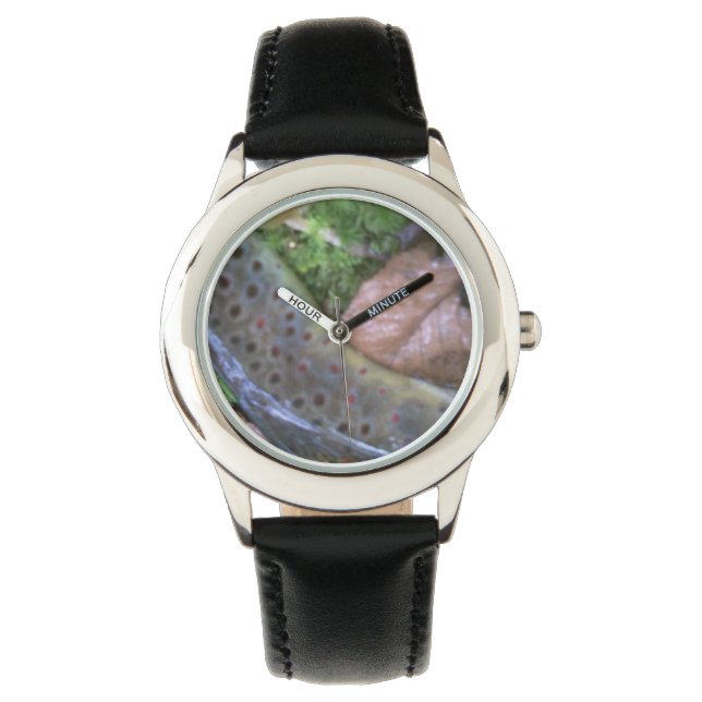Piel de trucha marrón, reloj de pesca con mosca (Anverso)