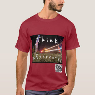 Piensa de manera diferente camiseta extendida Blun