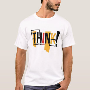 Piense al lado de la caja de camiseta blanca