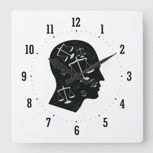 Piense en el reloj de pared de la justicia