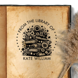 Pila de libros florales De la biblioteca de sello