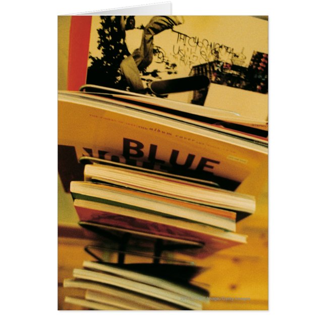 Pila de libros y revistas (Frente)