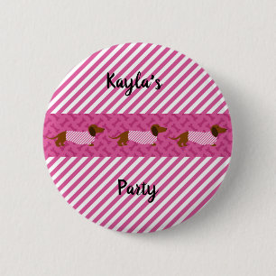 Pin botón Dachshund rosa y blanco