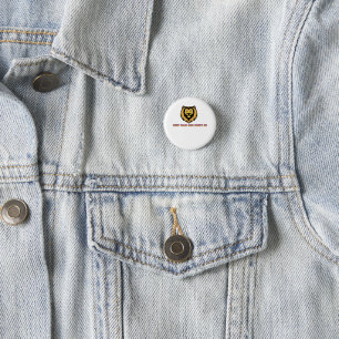 Pin Botón Escudo de León Mantén la Calma y Sigue A