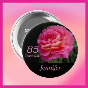Pin botón rosa de 85 años de edad