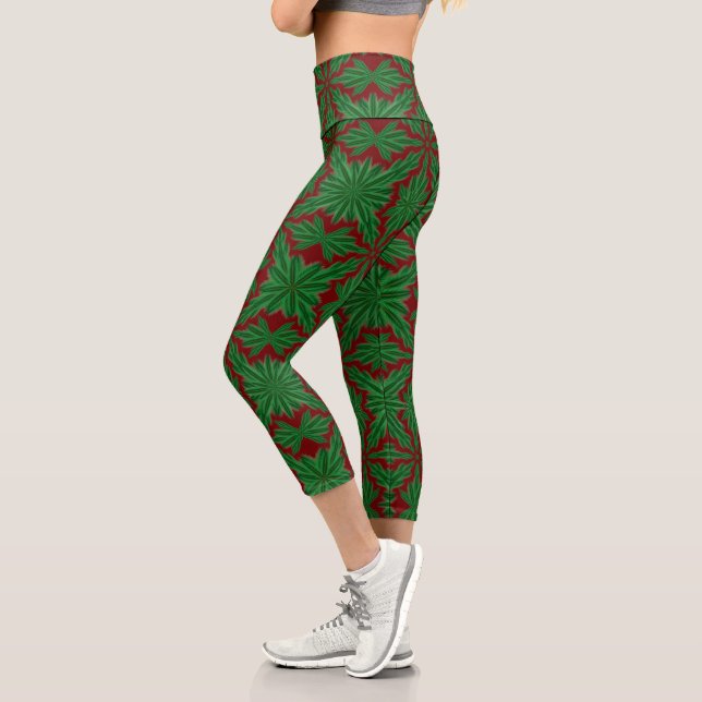 Pine Mandala Garnet High Waisted Capri Leggings (Izquierda)
