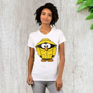 Pingüino En Una Camiseta De Ropa Amarilla