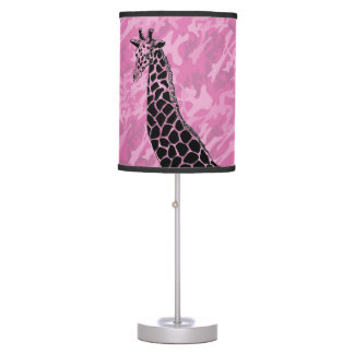 Pink Camo Giraffe II - Lámpara de mesa