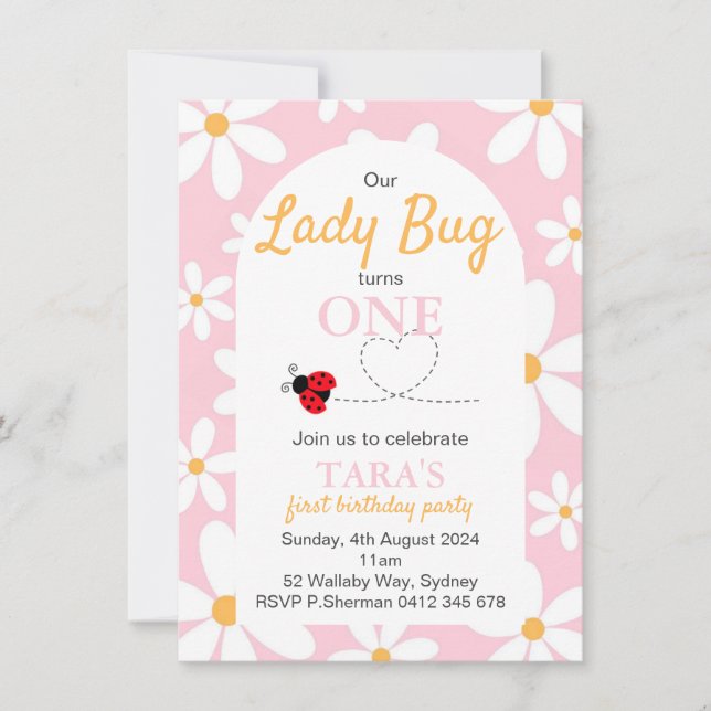 Pink Pastel Daisy Lady Bug Invitación de cumpleaño (Anverso)