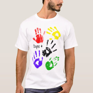 Pintando la camiseta de la artesanía
