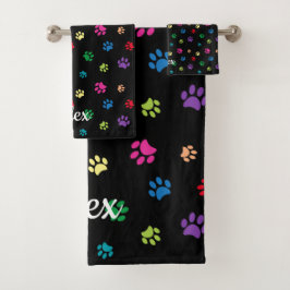 Pinturas pintadas de colores sobre negro