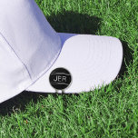 Pinza Para Gorra De Golf Lo mejor de Golfer Monogramado Blanco y Negro pers<br><div class="desc">Nuestro clip gorra monocromático personalizado de marcador de bola es un accesorio excelente para marcar su sitio en el putting green. Clips fácilmente a su gorra de golf cuando no está en uso. Compre nuestra colección integrada de colores coordinados y accesorios de golf. Las iniciales monogramadas personales personalizados se agregan...</div>