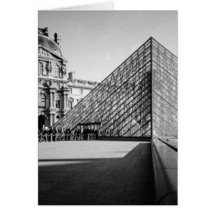 Pirámide del Louvre 2