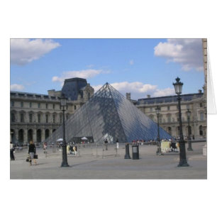 Pirámide Louvre