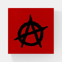 Símbolo de Anarquía Negro sobre Rojo