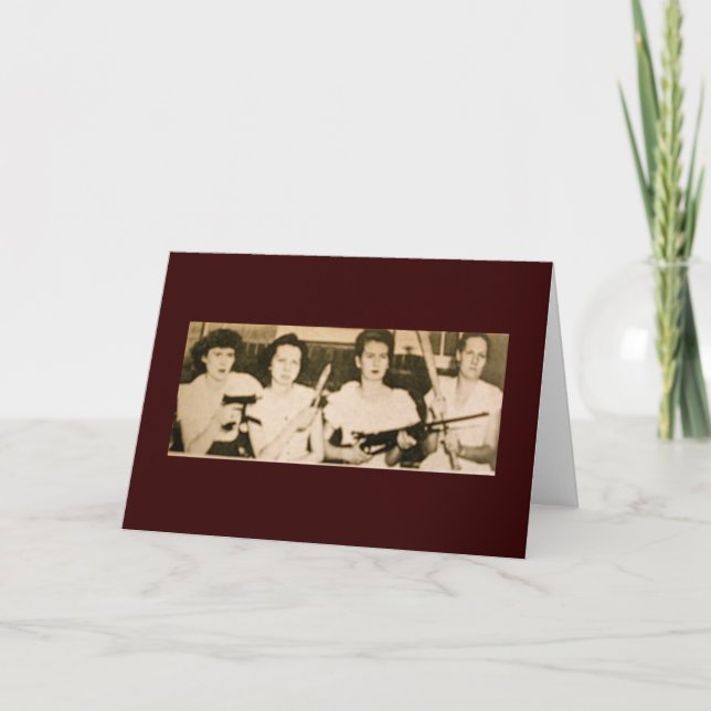 Pistol sacando la tarjeta de saludo de Mama (Anverso)