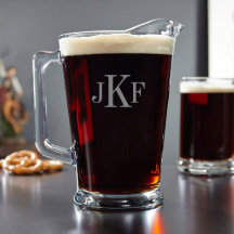 Pitcher de cerveza de vidrio clásico grabado