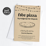 Pizza Diaper Fiesta Funny Hombres Papá Invitación<br><div class="desc">Pizza gratis (a cambio de pañales). Una divertida invitación para fiestas de pañales que pone el foco en...  pizza! El arte es dibujado a mano. Los elementos de coordinación están disponibles en la colección 'Pizza gratis y Baby Shower' de mi tienda.</div>