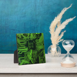 Placa de circuito electrónico verde del nerd de sa