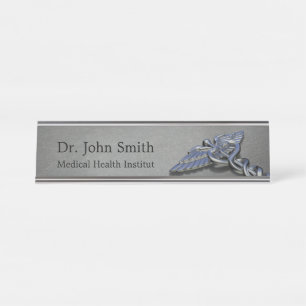 Placa de identificación médica del escritorio del