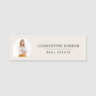 Placa de identificación moderna para agentes inmob