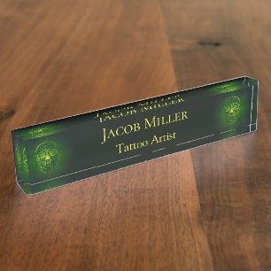 Placa De Nombre Artista de tatuajes metálicos del cráneo gótico ve