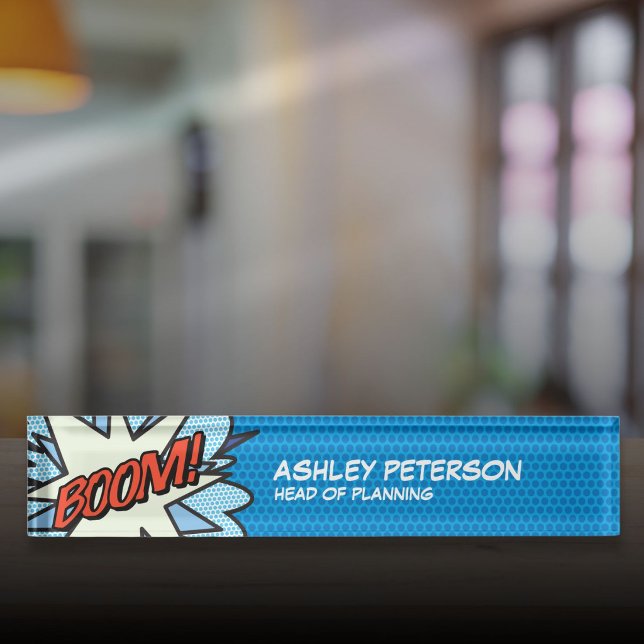 Placa De Nombre BOOM Diversión Genial y Moderno Libro de Cómics (BOOM Fun Cool Trendy Comic Book Desk Name Plate)