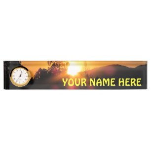 Placa De Nombre Bright Mountain Sunset con tu nombre