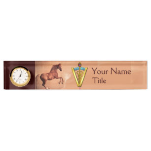 PLACA DE NOMBRE CABALLO ROJO Y SÍMBOLO VETERINARIO DE CADUCIO ORO