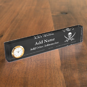 Placa De Nombre Calavera pirata y espadas cruzadas