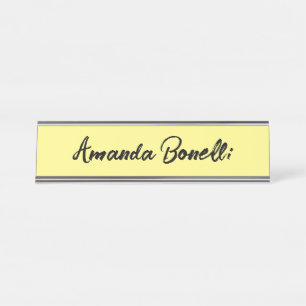 Placa De Nombre Caligrafía Minimalista simple y amarilla clara