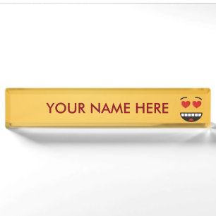 Placa De Nombre Cara sonriente con ojos en forma de corazón