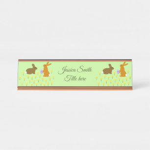 Placa De Nombre Cute Easter Bunnies and Daffodils Personalizado