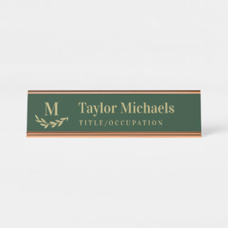 Placa De Nombre Elegant Greenery Tan Dark Green Monogram & Name