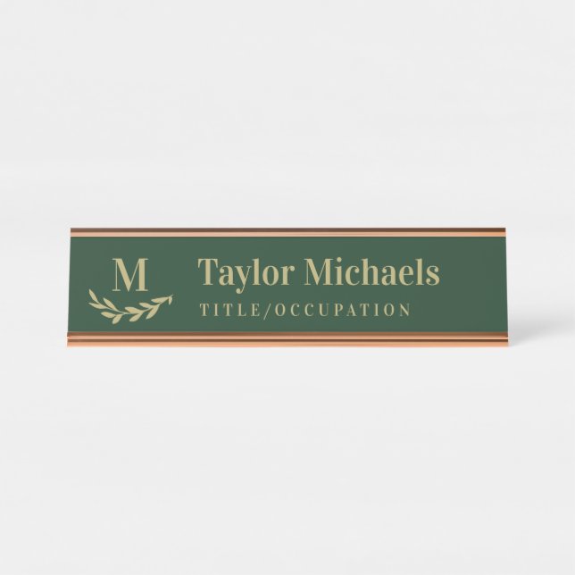 Placa De Nombre Elegant Greenery Tan Dark Green Monogram & Name (Anverso)