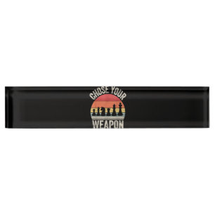 Placa De Nombre Elija sus piezas de ajedrez divertidas con armas