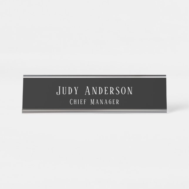 Placa De Nombre Fuente Serif simple profesional gris negro de moda (Anverso)