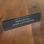 Placa De Nombre Funny Business Success Motivational Office<br><div class="desc">Funny placa con el nombre de un escritorio de oficina con un tema exitoso que es a la vez inspirador y motivacional, siendo irónico y humorístico. Hace un gran regalo ejecutivo, una placa de oficina temática de éxito motivacional para un compañero de trabajo, o suministre uno de estos a cada...</div>