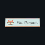 Placa De Nombre Hipster Red Fox<br><div class="desc">Ilustracion lindo y divertido de un zorro rojo con un par de vasos demasiado grandes personalizados con un tipo de letra de escritura manual lúdico perfecto para niños o escritorios de profesores.</div>