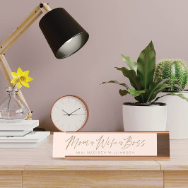 Placa De Nombre Mamá, Esposa, Jefe Trendy Brush Script Rubor Pink