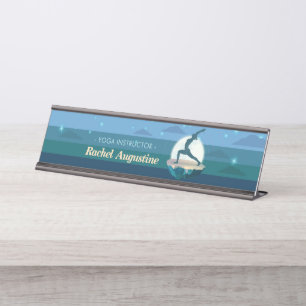 Placa De Nombre Meditación del instructor de yoga Pose Moon Flying