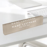 Placa De Nombre Minimalista Neutral Tan Beige Moderno Elegante Sim<br><div class="desc">Moderno y elegante, moderno y Minimalista Neutral Tan Beige Desk Name Plate. Una bonita adición a su escritorio, un aspecto profesional y elegante y seguro que dejará una buena impresión a sus clientes. Si necesitas más placas de nombres, por favor contacta con el diseñador, ella estará encantada de crearlas para...</div>