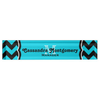 Placa De Nombre Monograma de chevron turquesa con clase